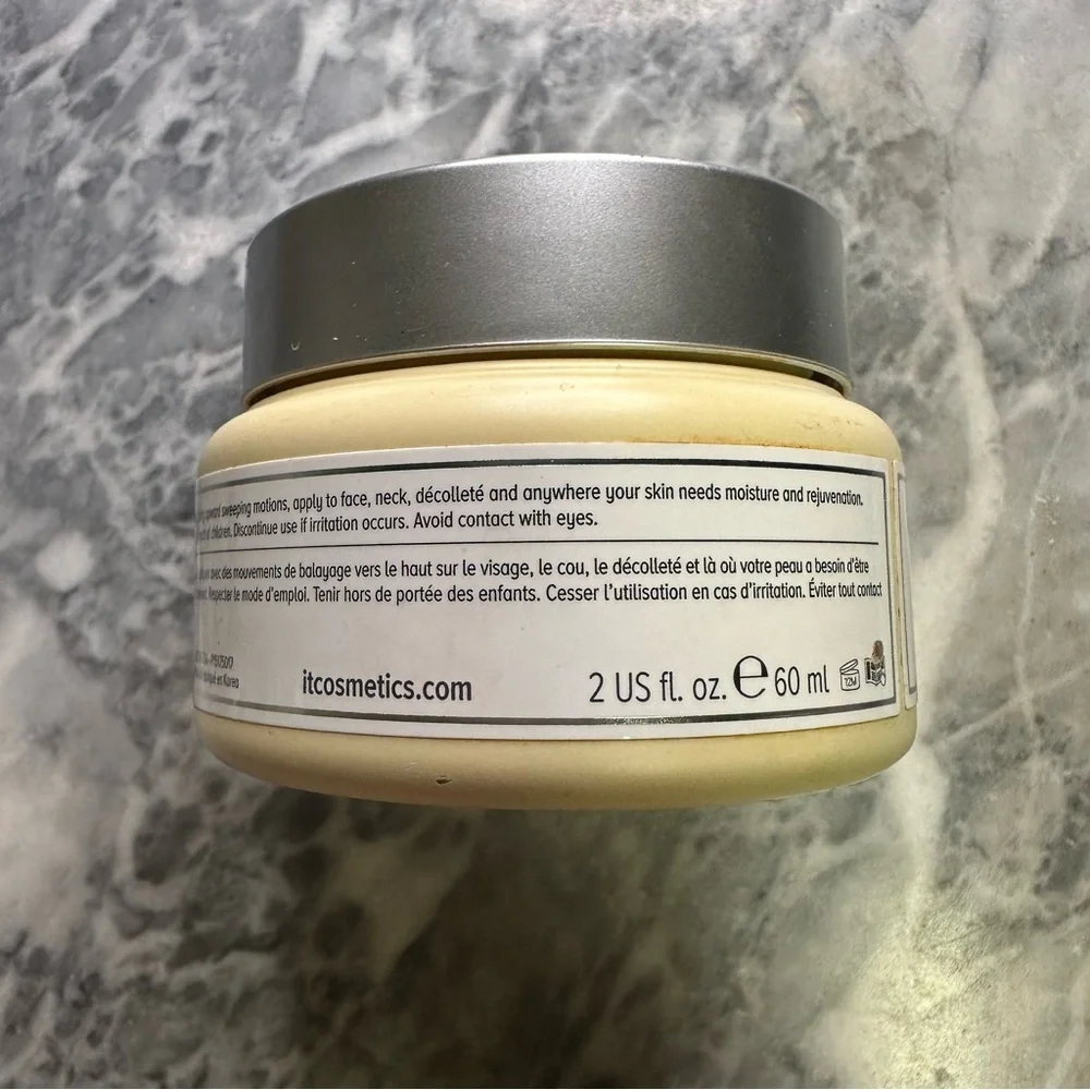 It Cosmetics Confidence in a Cream Anti-Aging Moisturizer‎